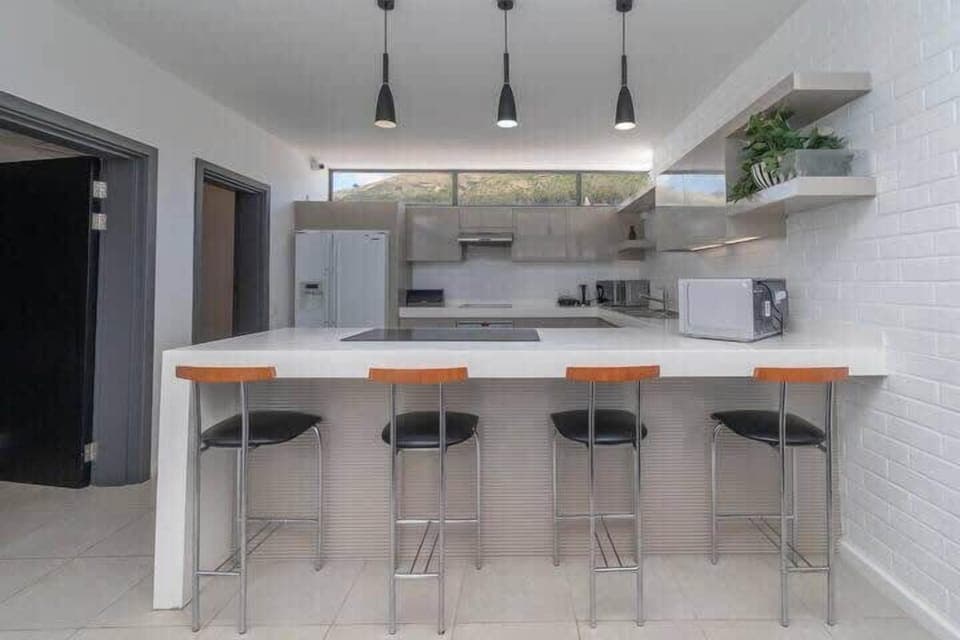 Metropole Room with Shared Facilities (23531)