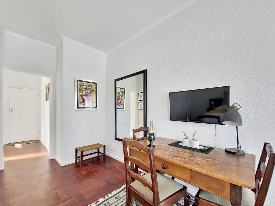 Charming 1-Bedroom Getaway in Vibrant Three Anchor (26355)