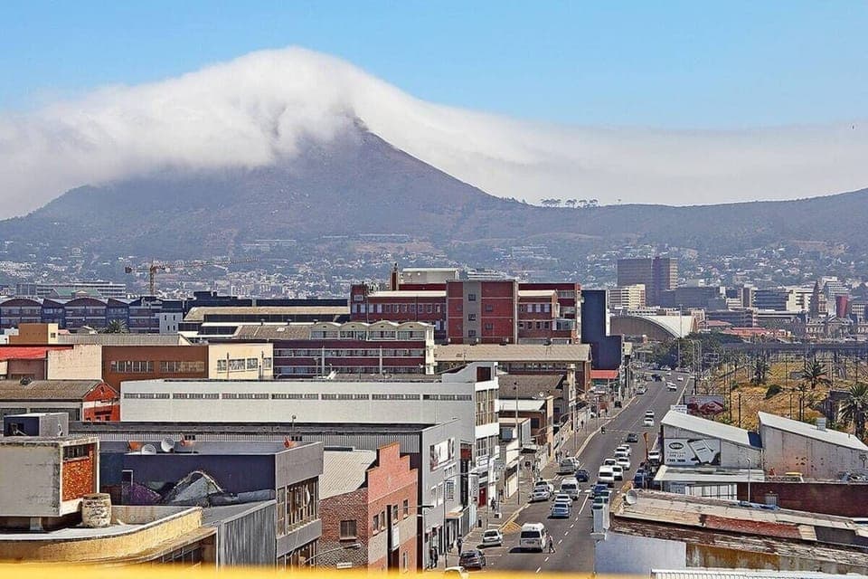 WEX1 Urban Escape - Pool, Views & Entertainment (6890)