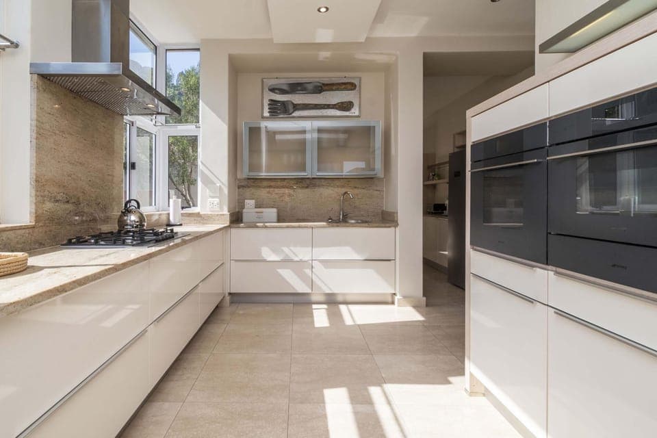 Ocean & Mountain Grandeur Villa (22572)