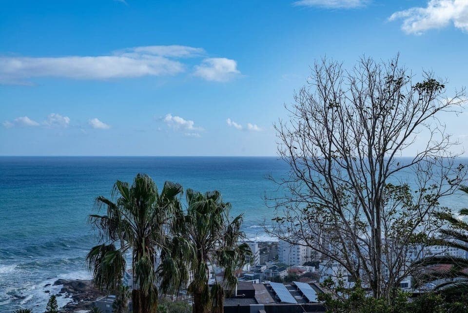 Bantry Bay Studio. Pool & Ocean Views (2329)