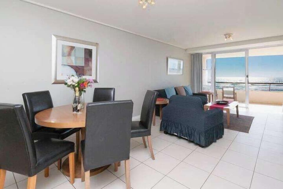 Coastal Escape with Stunning Mountain Backdrop (10407)