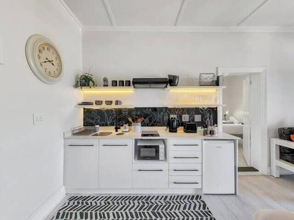 Contemporary & Stylish Apartment in Observatory (1056)