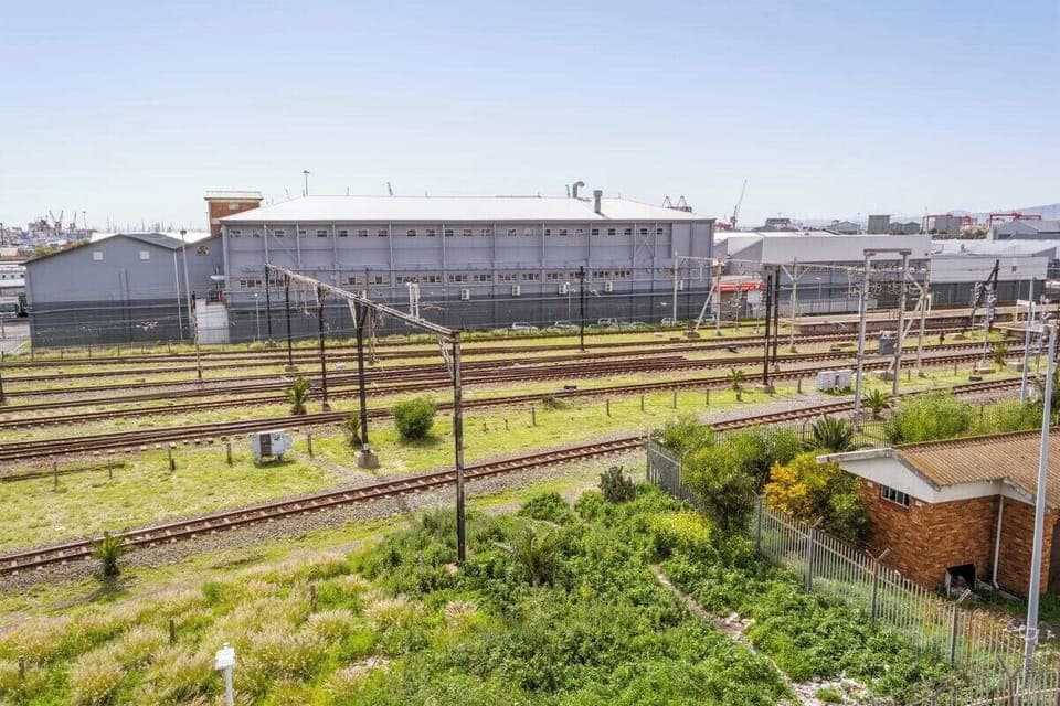 Studio Apt in the Evolving Woodstock & cafes (4589)