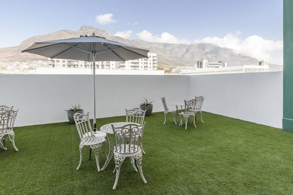 1BR Apartment with Pool & Gym in Woodstock (21992)