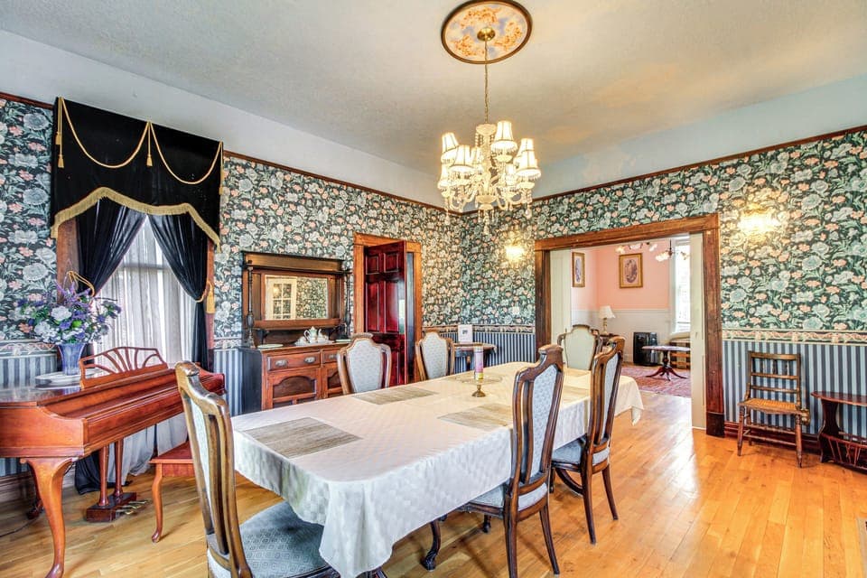 Albuquerque Vacation Rental | 4BR | 5BA | 2,500 Sq Ft | Stairs Required