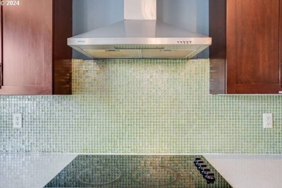 07b50682-a8d7-45a4-b109-2ce9c56d9a95