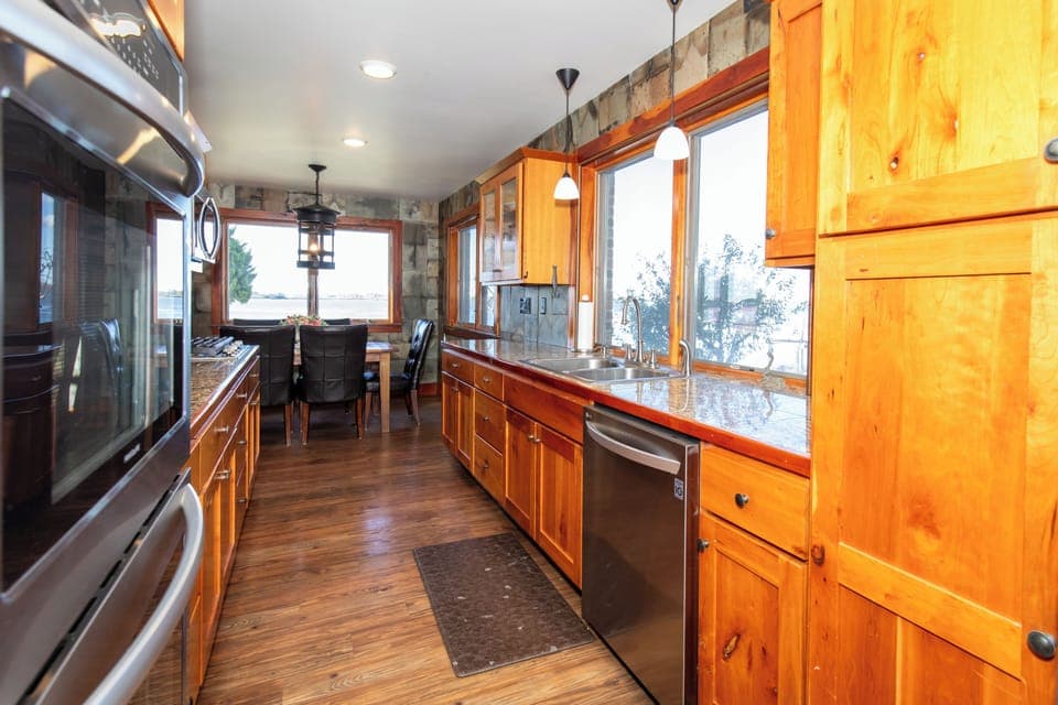 Kitchen Area with a View!