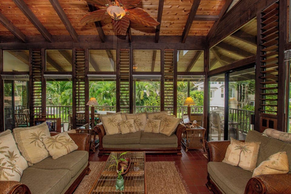 Wonderful living area offering a high ceiling and many windows!