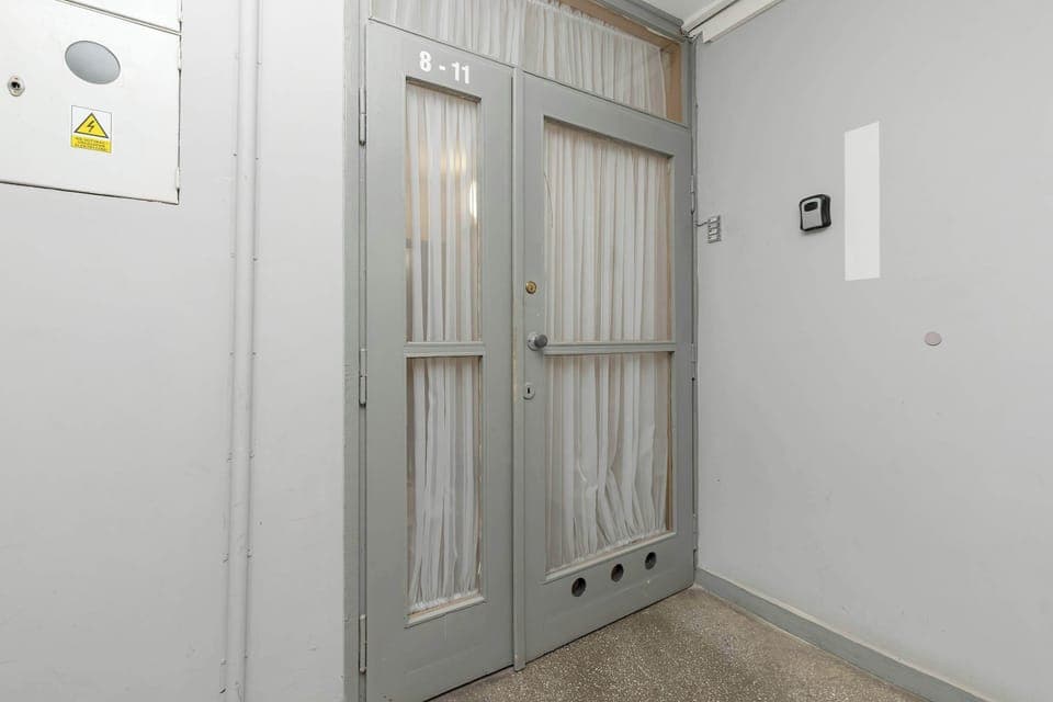 Drzwi wejściowe do apartamentu.