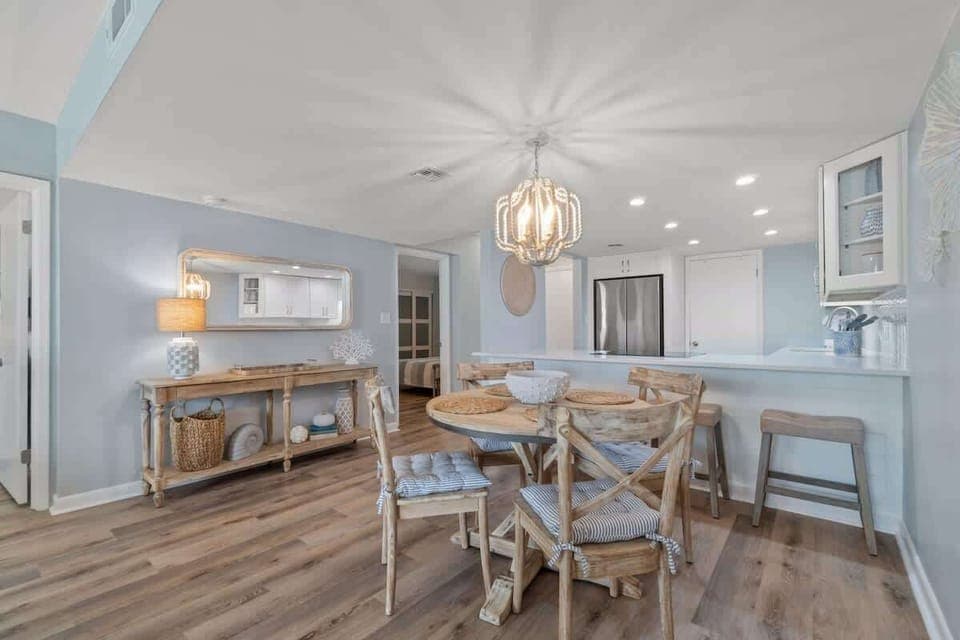 Share memorable meals around the dining table.