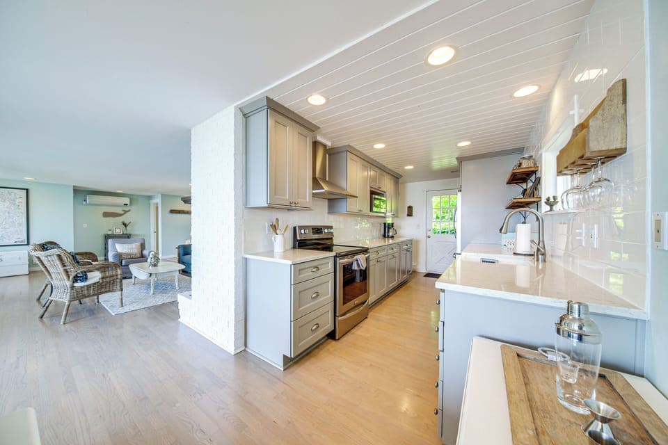 Kitchen | Drip Coffee Maker | Toaster | Spices