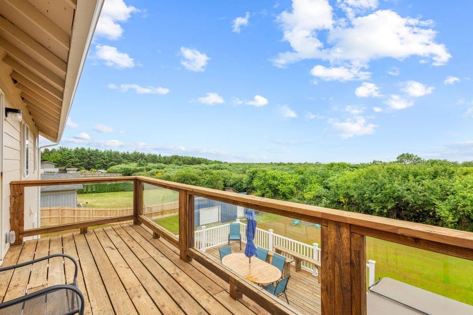 Upper deck off master bedroom