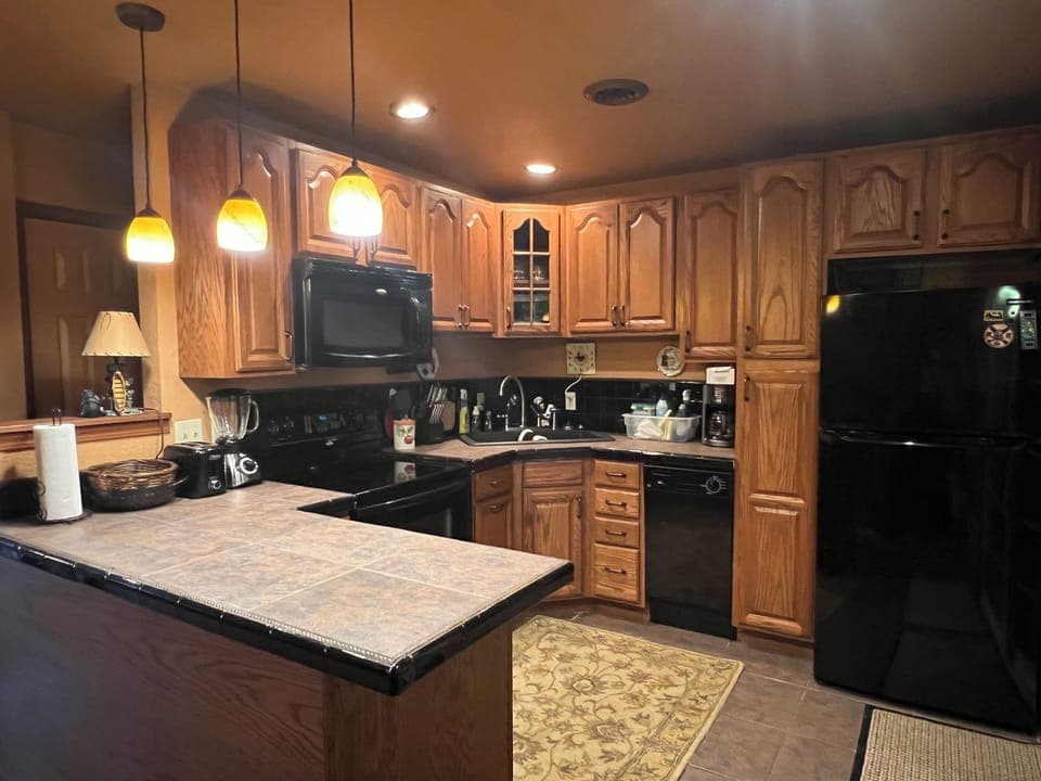 Full kitchen