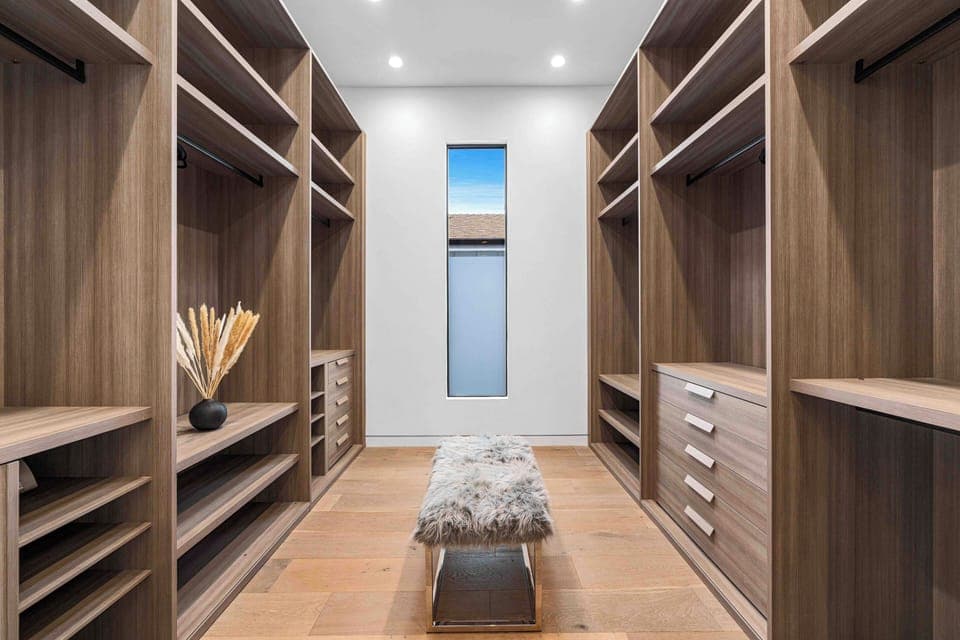 Villa Javu by LuxJB: luxury modern private villa. Sleeps 16.