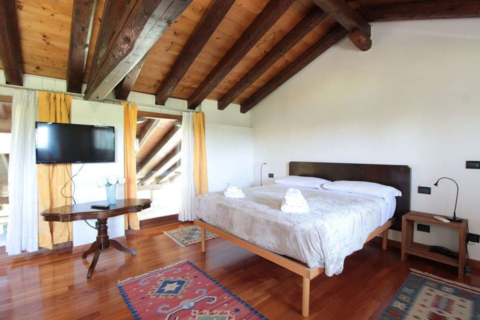 Autumn, Bedroom, Spring, Summer