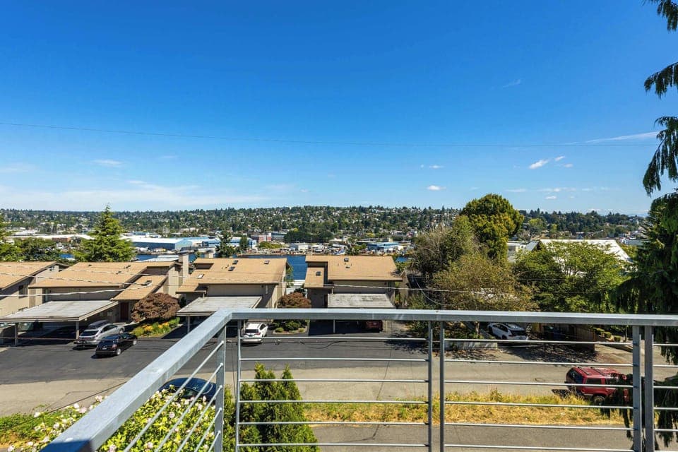 Views of the ship Canal and Fremont.
