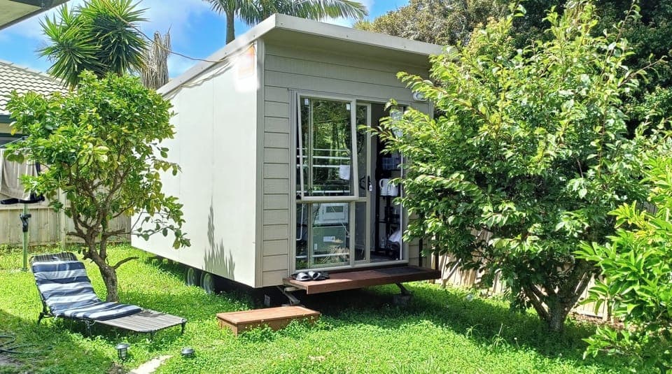 Self contained cabin