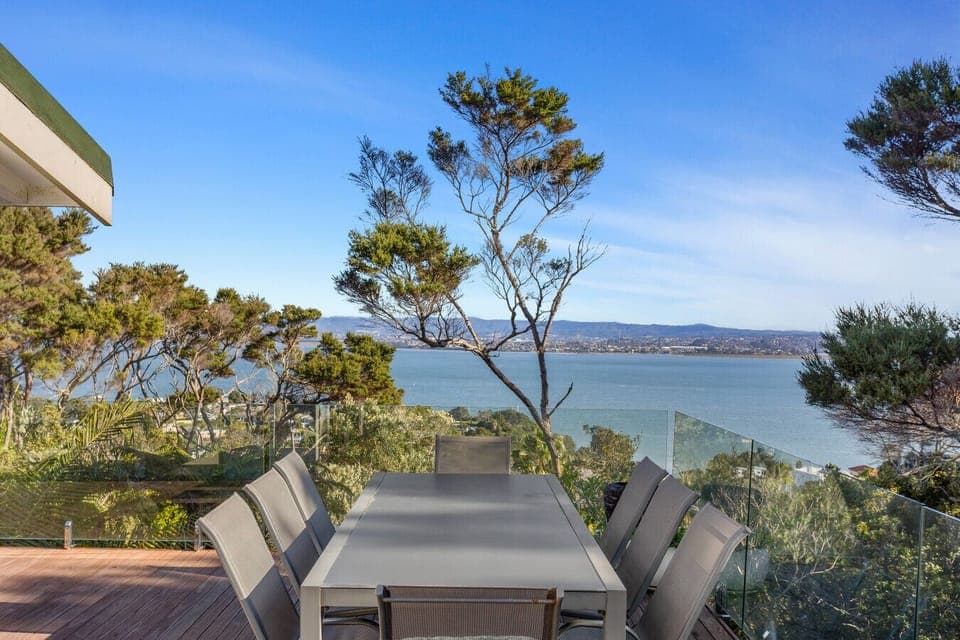 Expansive views over the harbour to the west