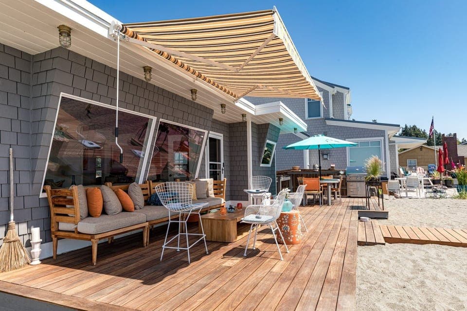 Cabana Deck