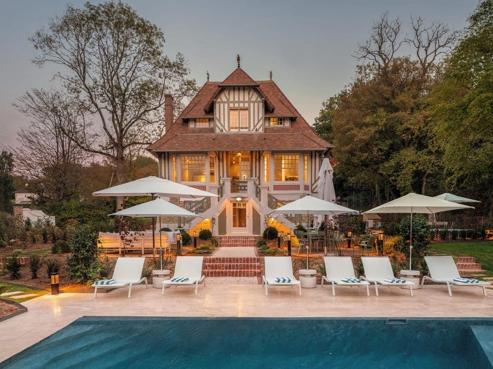 Villa padel, piscine, jacuzzi 12 personnes. Proche Deauville.
Villa à louer Villers-sur-Mer pour les vacances ou pour un séminaire