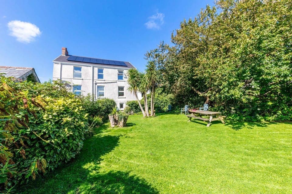 Fern Bank - 5 Bedroom House - Horton (8046)