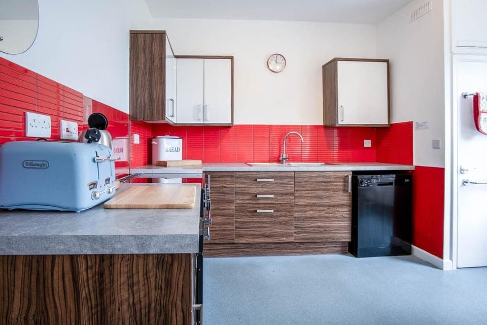 Fern Bank - 5 Bedroom House - Horton (7946)