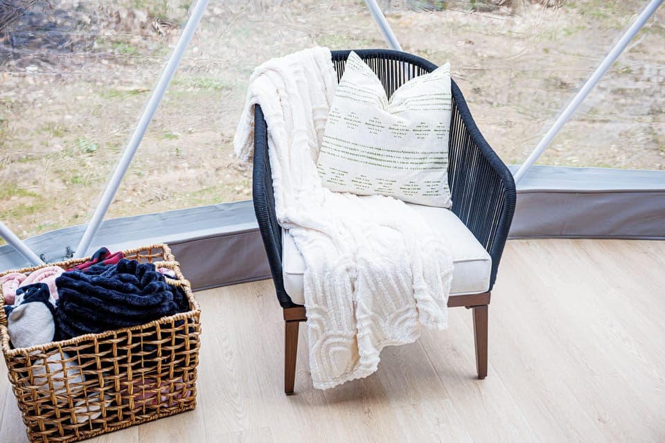 Sitting chair with blankets