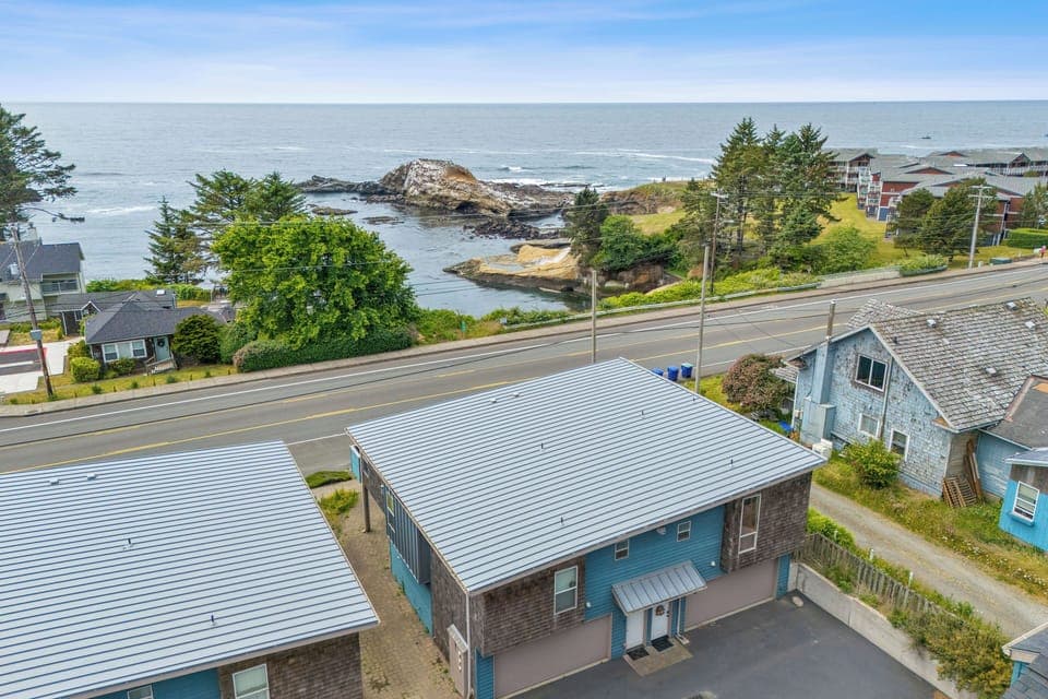 Depoe Bay Vacation Rental | 2BR | 2BA | Stairs Required | 1,200 Sq Ft
