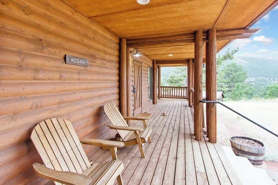 Hogan Shared Porch