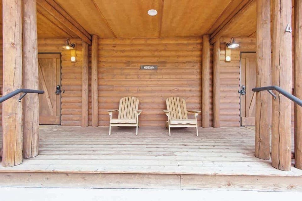 Hogan Shared Porch