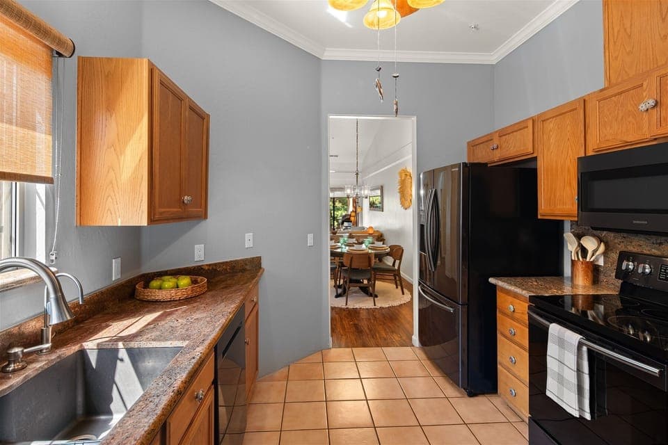 Fully equipped kitchen