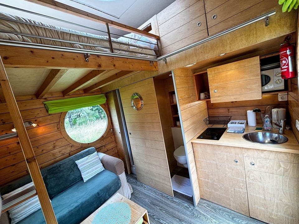 Carre d etoiles_Interieur - Salon - Cuisine - Toilettes