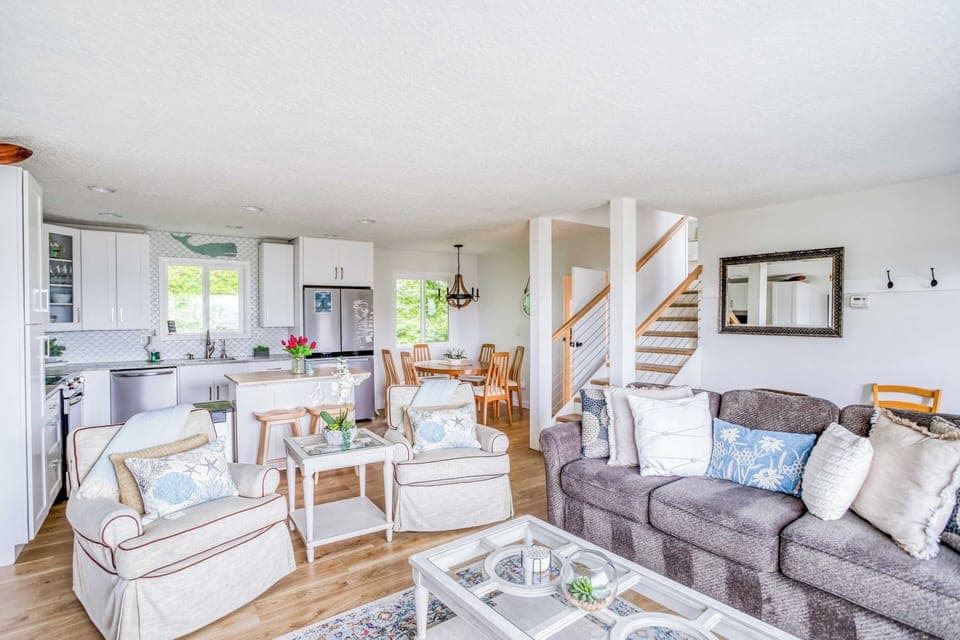 The Cozy Pelican-107