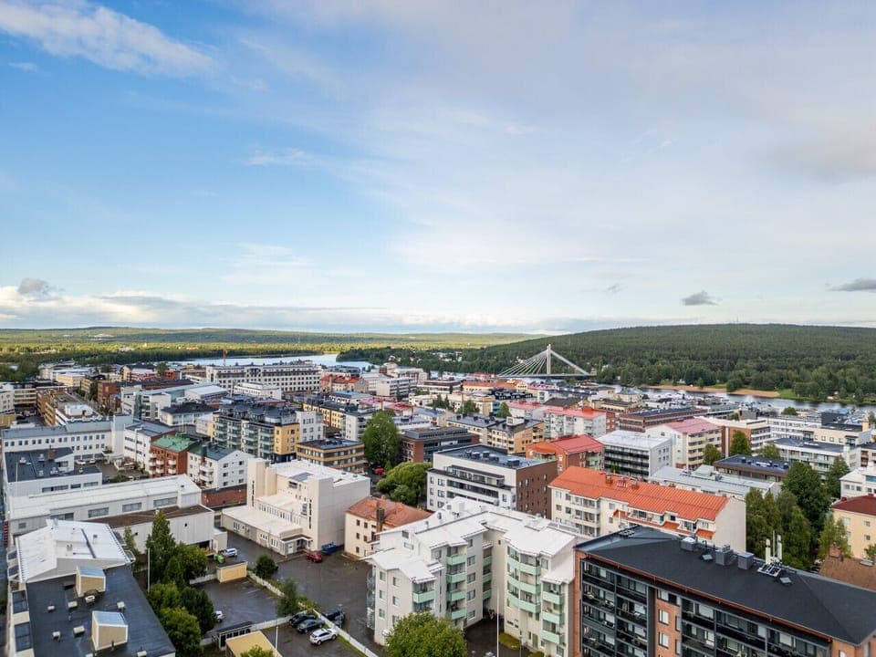 All essential services are nearby in the vibrant Rovaniemi city centre.