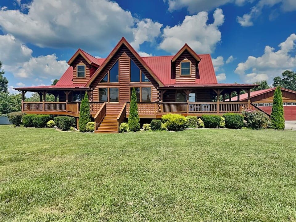 Welcome to Pinnacle Place!