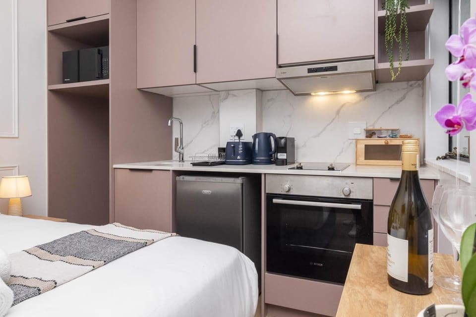 Venice House Cozy Studio in Heart of Cape Town (28780)