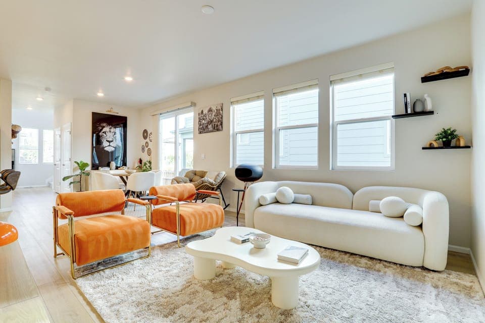 Aurora Vacation Rental | 4BR | 2.5BA | 2,800 Sq Ft | 4 Steps to Enter