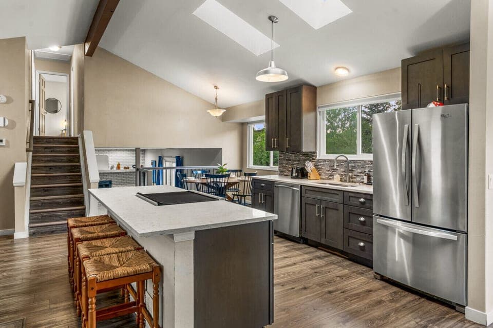 Updated, fully equipped kitchen
