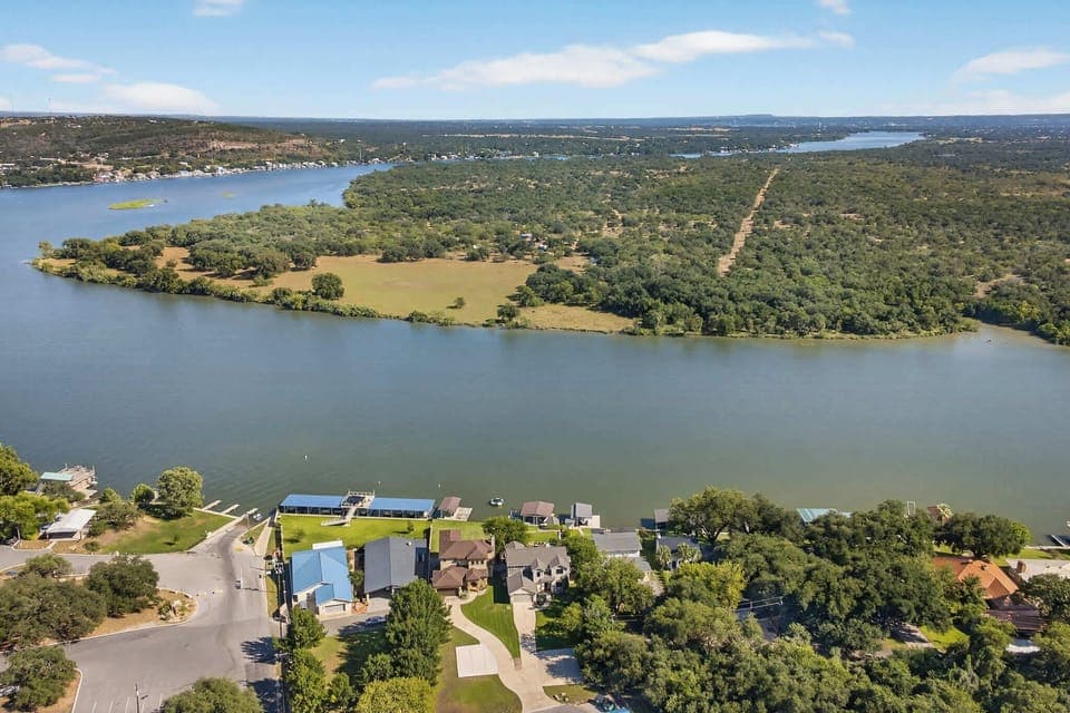 Perfect Location on Lake LBJ