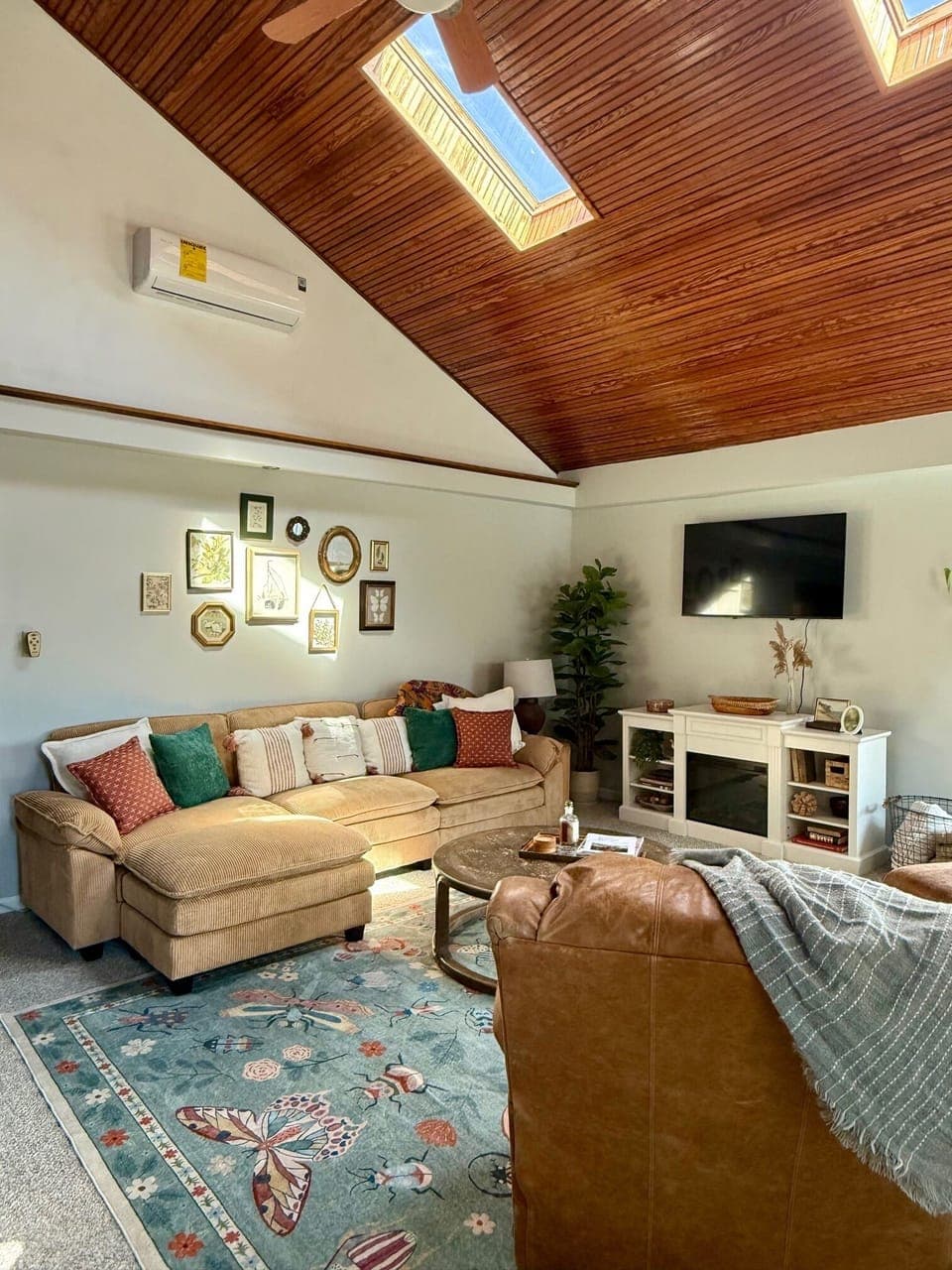 Main room.