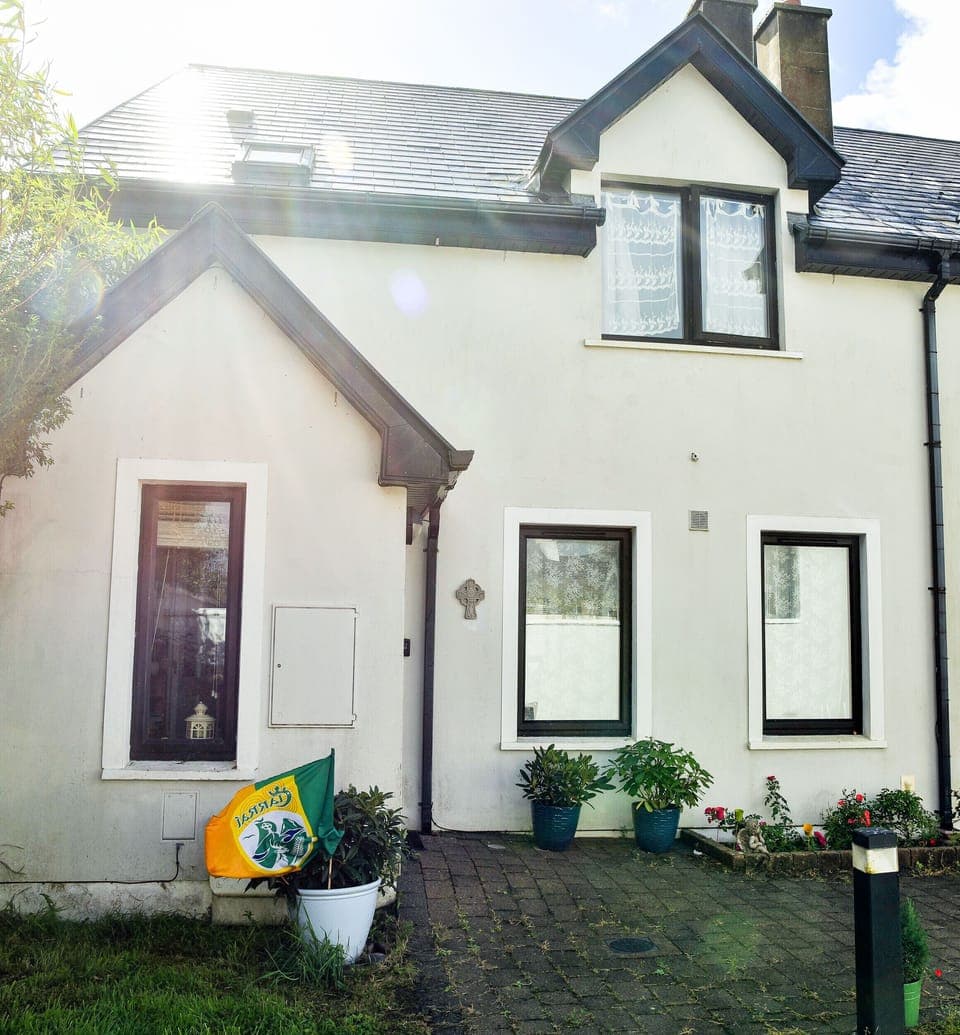 Skellig Fuchsia Lodge Ballinskelligs. Holiday Home Co Kerry.