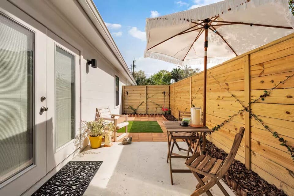 Outdoor dining