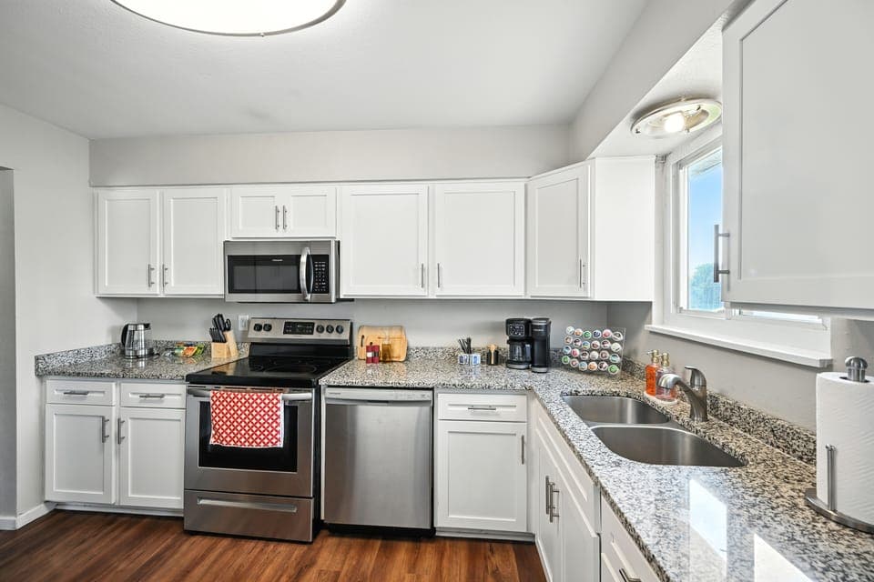Indoors, Kitchen, Sink, Sink Faucet, Appliance