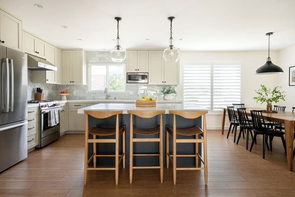 Fully remodeled kitchen with Bosch appliances. 