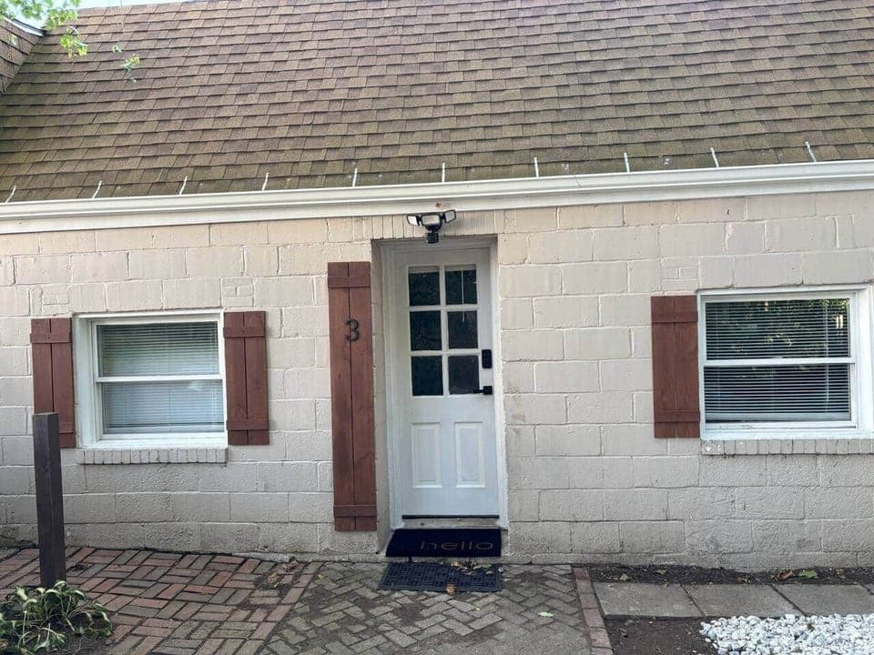 Your private apartment awaits! You will love the classical and modern touches that decorate this lovely coastal cottage. 