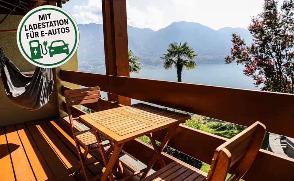 Balcony with beautiful views of Lake Maggiore