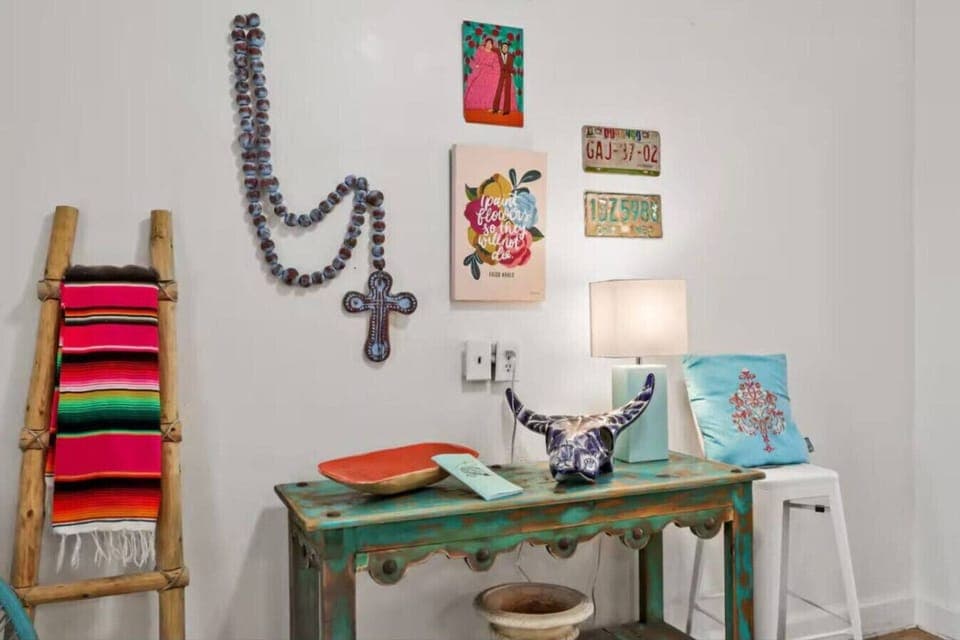 Living Room side table and chair