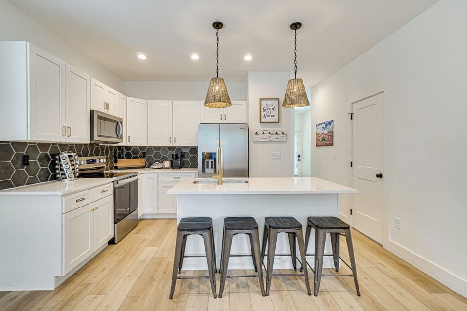 Kitchen | Breakfast Bar | Dishware/Flatware | 1st Floor