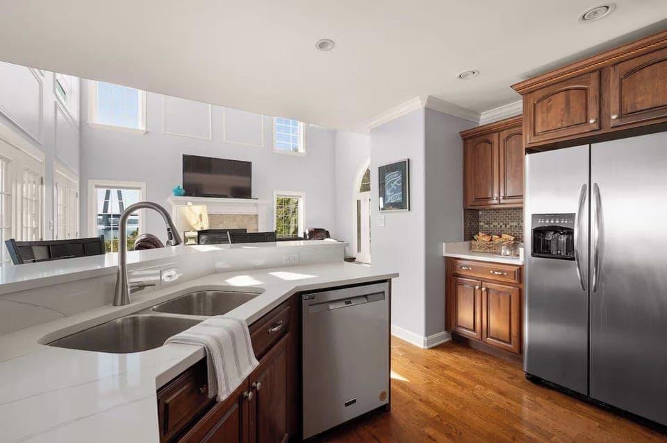 Huge stocked kitchen